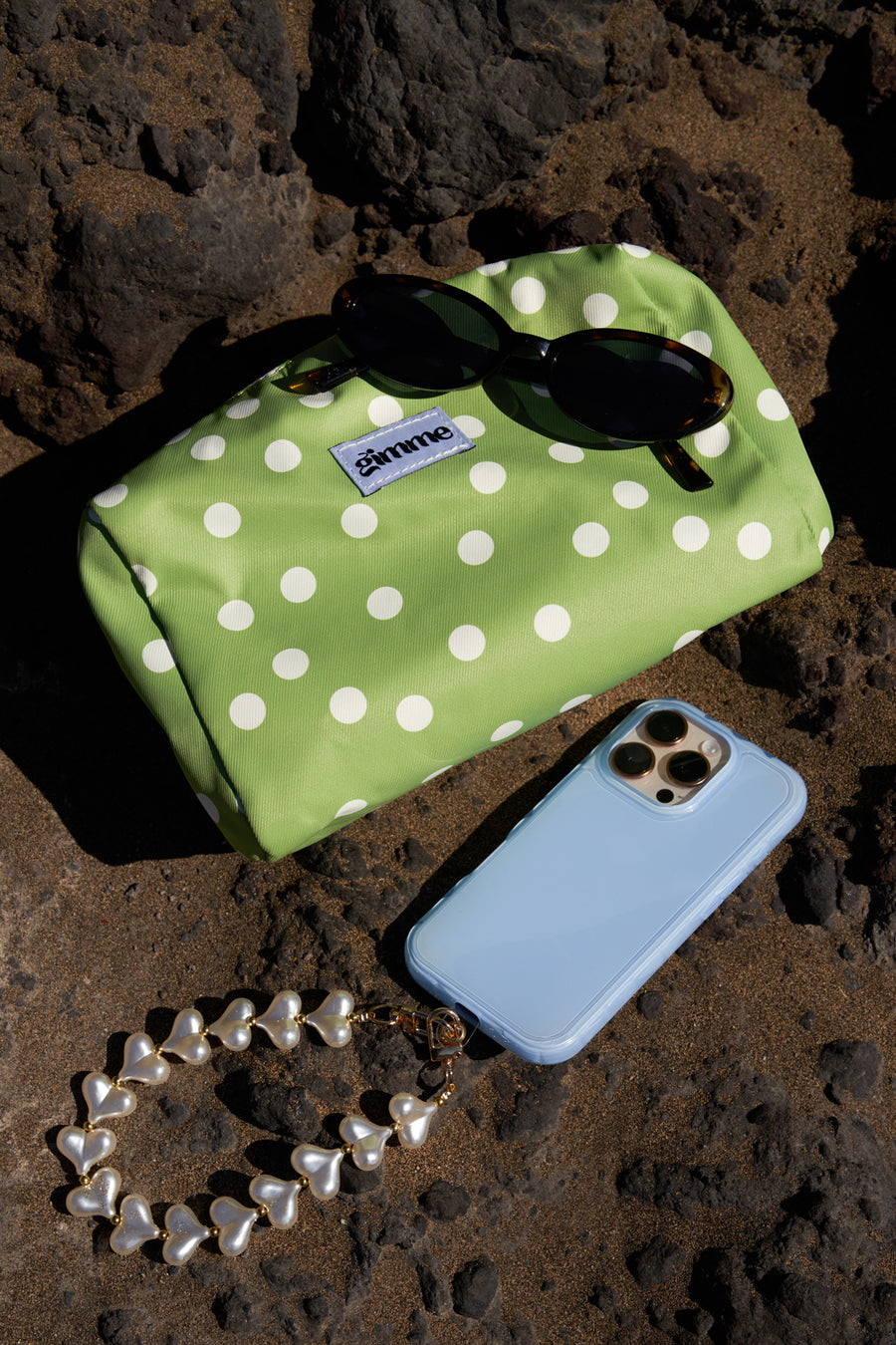 Make-uptasje van polyester met stippen in vijf kleuren – productfoto 2