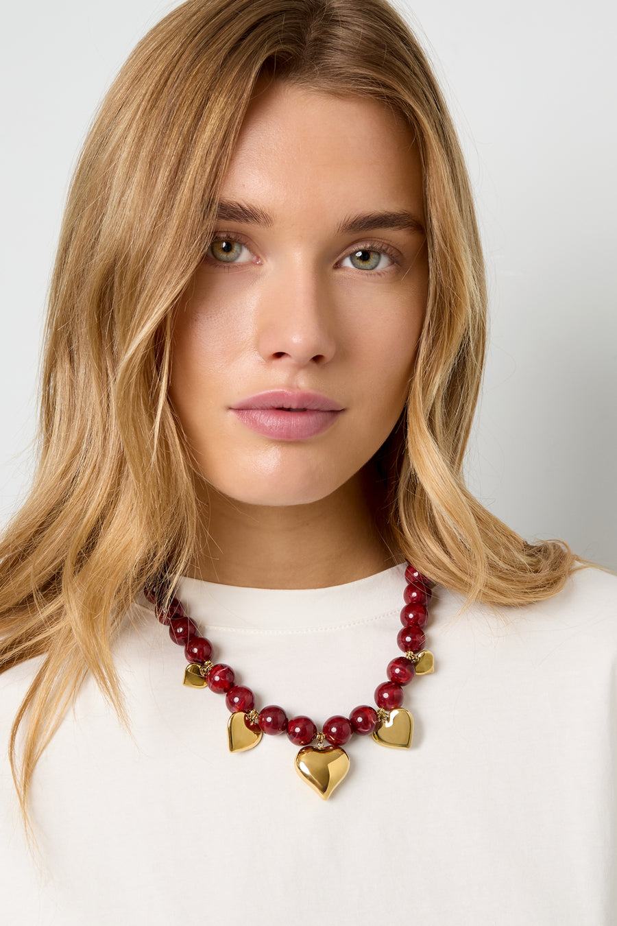 Collier de perles en acrylique avec cœur pour femme – Marron café et gris