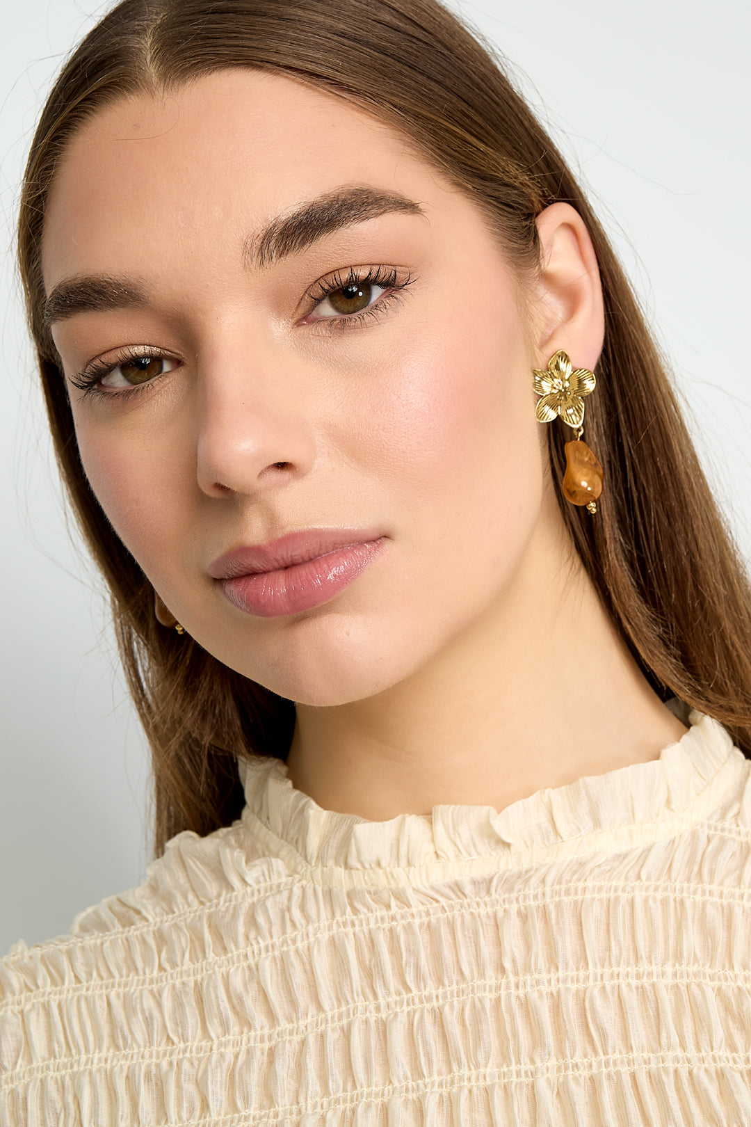 Boucles d'oreilles pendantes en acrylique à motif floral pour femme – plusieurs couleurs – photo 3