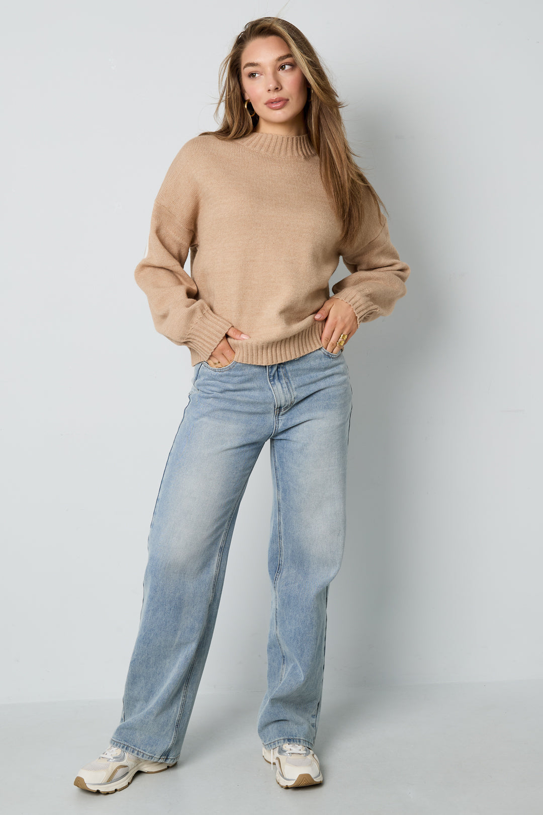 Women's knitted jumper with text print – image 4