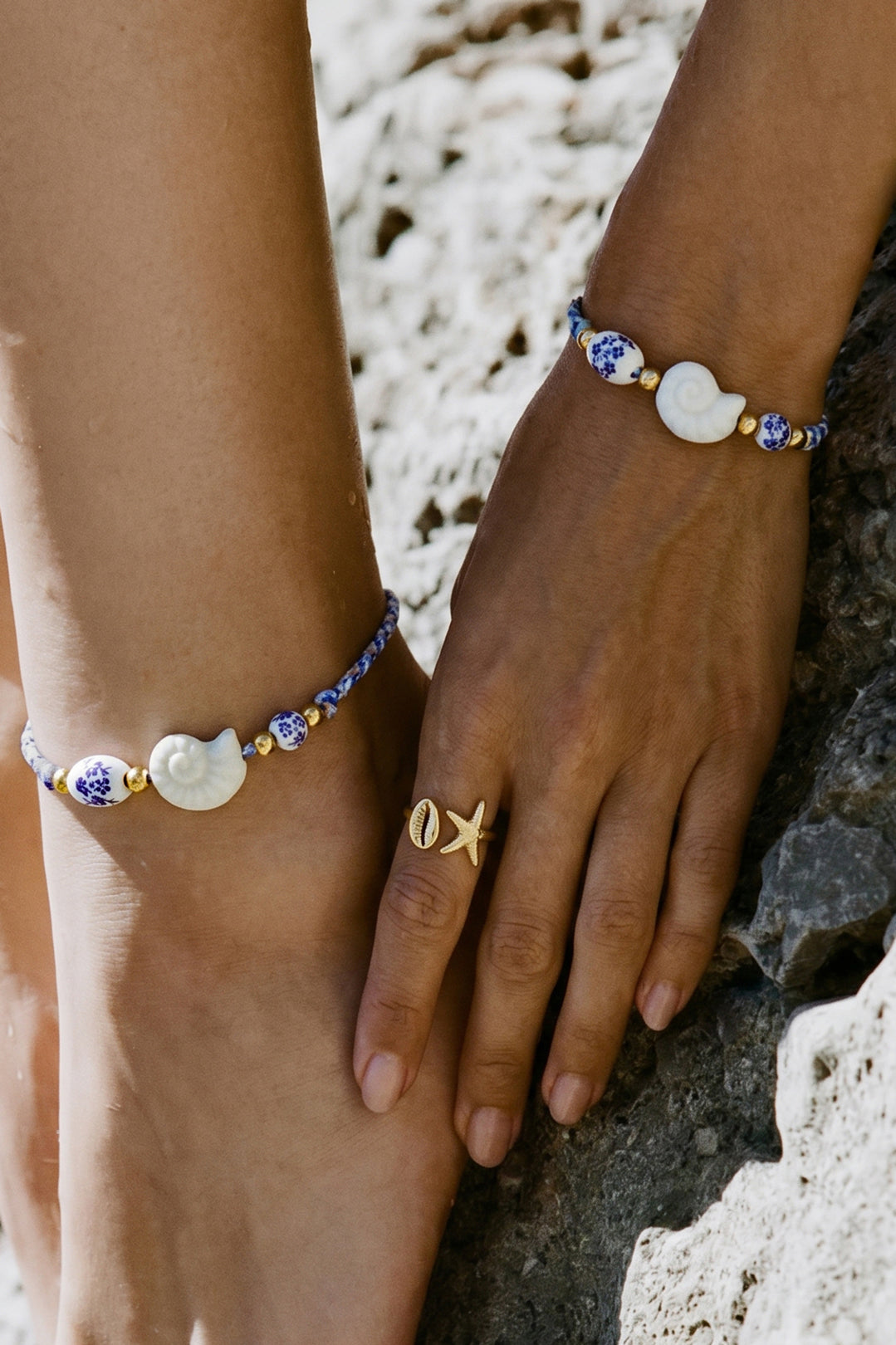 Beaded bracelet for women made of cord, ceramic, stainless steel with shell motif – multiple colors – image 2