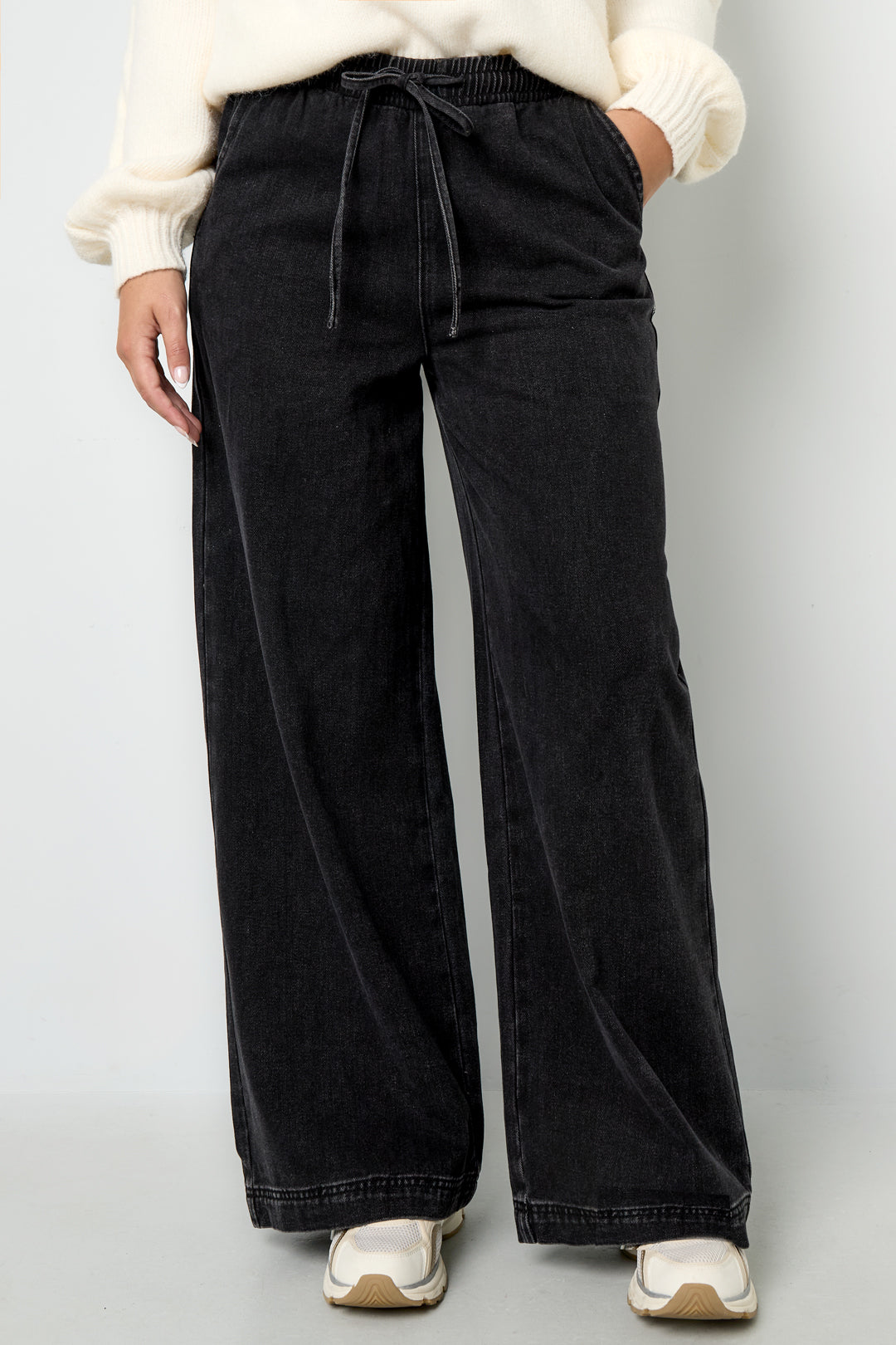 Women's wide-leg jeans – image 6