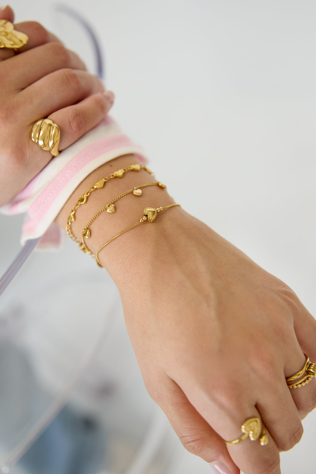 Bracelet à breloques pour femme en acier inoxydable avec cœur – ton or et ton argent – photo 2