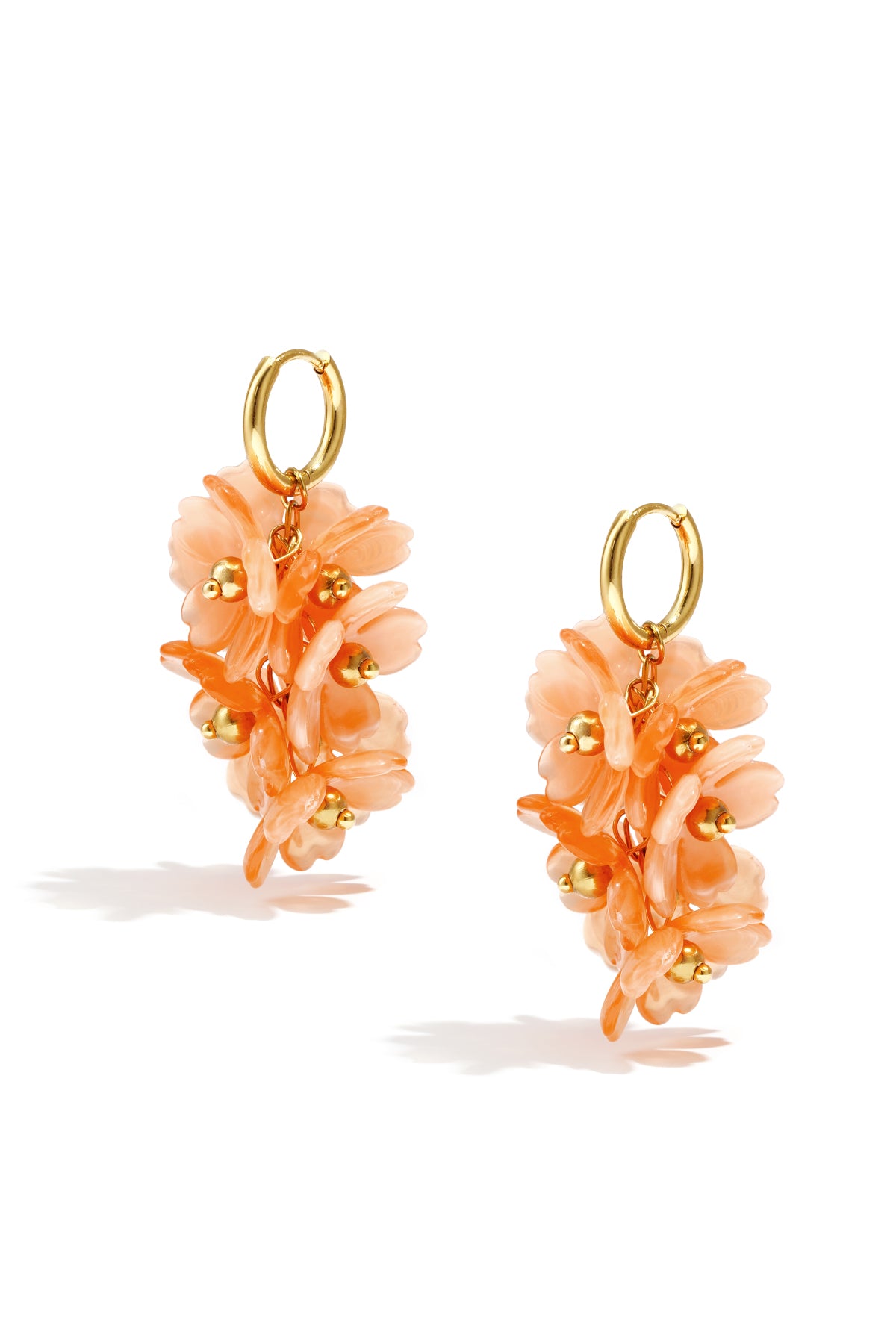 Oorringetjes met hangende krans bloemen
