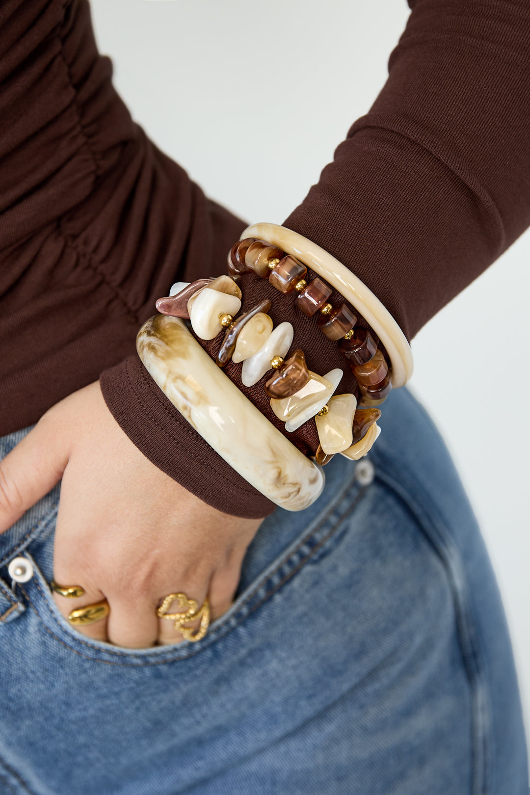 Beaded bracelet for women made of acrylic, stainless steel - multiple colors – image 2