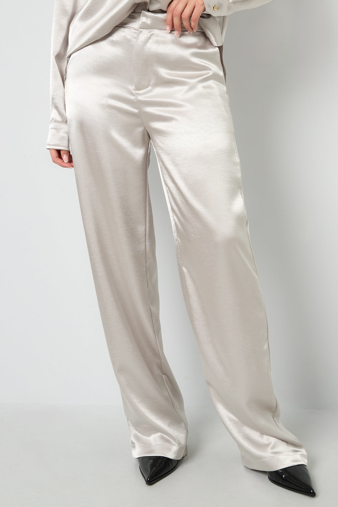 Women's straight-leg trousers – image 3