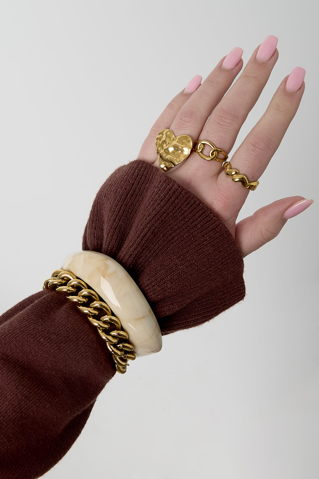 Bracelet à maillons pour femmes en acier inoxydable avec détail maillons – couleur or – photo 3