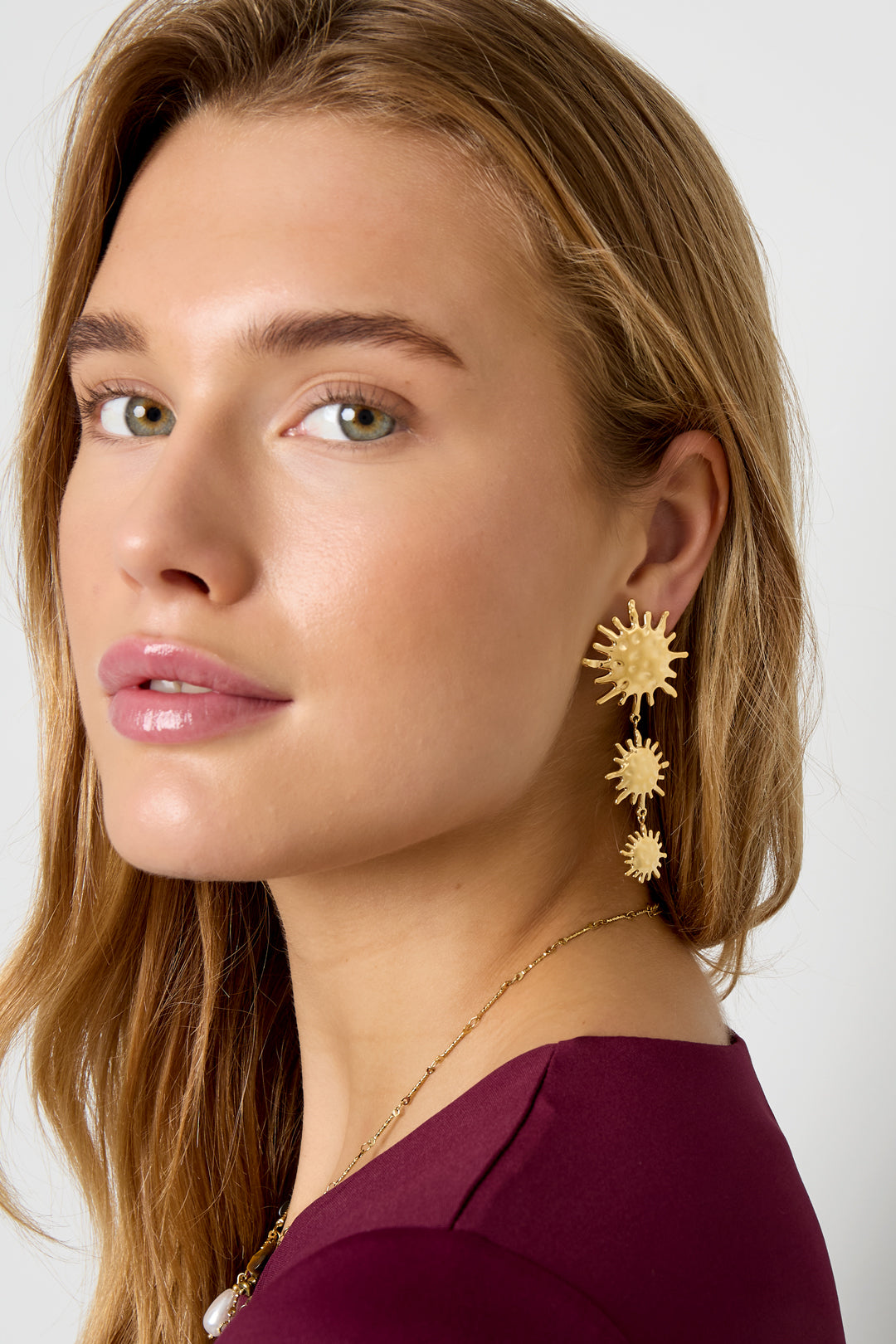 Boucles d'oreilles pendantes en acier inoxydable doré avec motif soleil pour femme – photo 2