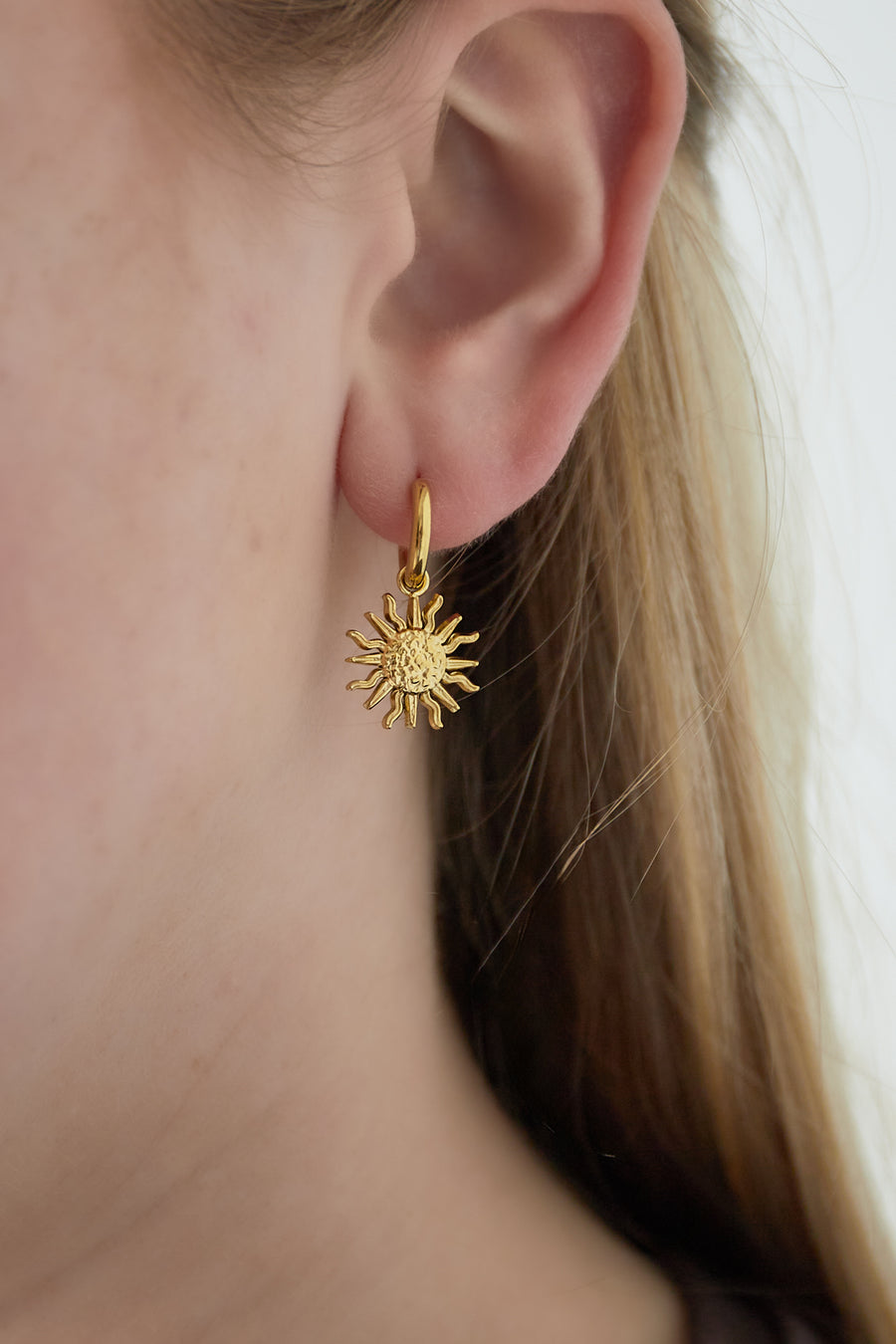 Boucles d'oreilles pendantes en acier inoxydable avec motif soleil pour femme – plaqué or