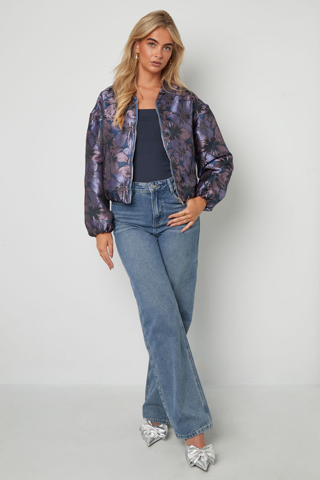 Dames bomberjack van polyester met bloemenprint – productfoto 4