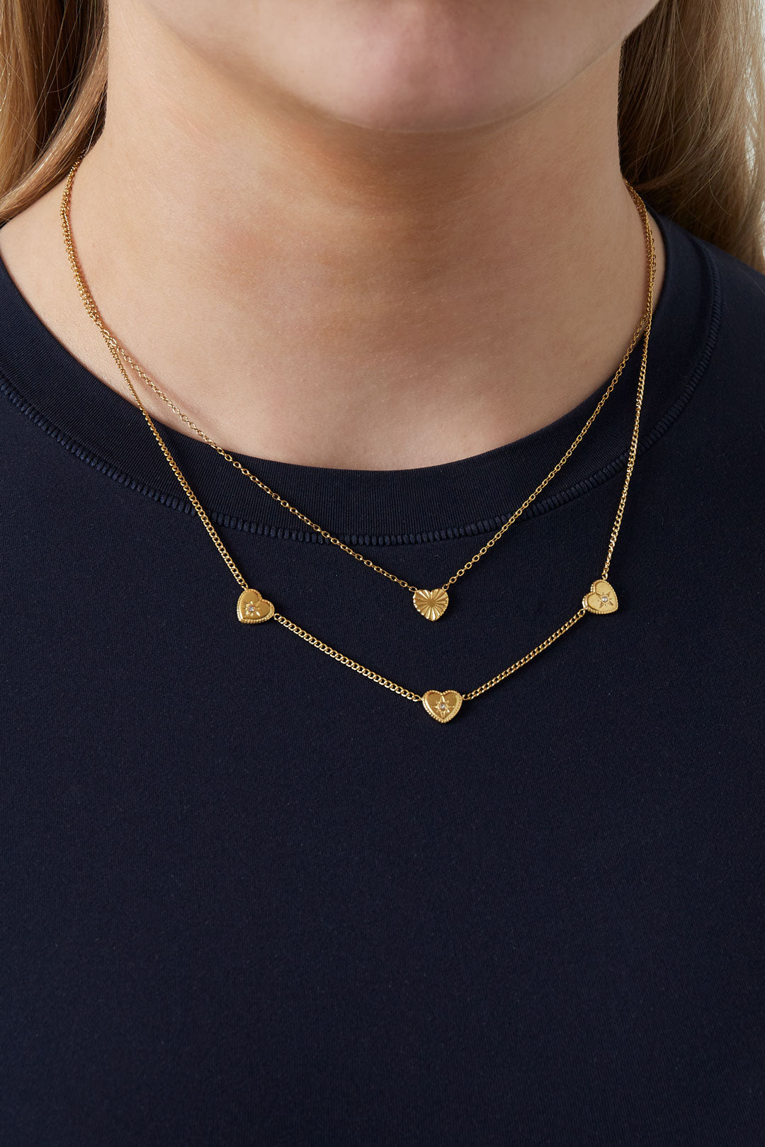 Layered women's necklace made of 304 stainless steel with a heart shape - gold-colored – image 2