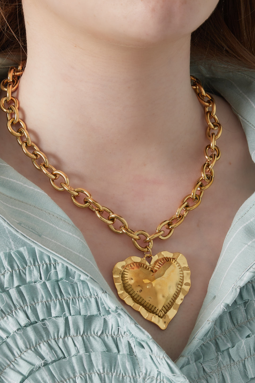 Collier femme avec pendentif en acier inoxydable en forme de cœur – doré et argenté – photo 2