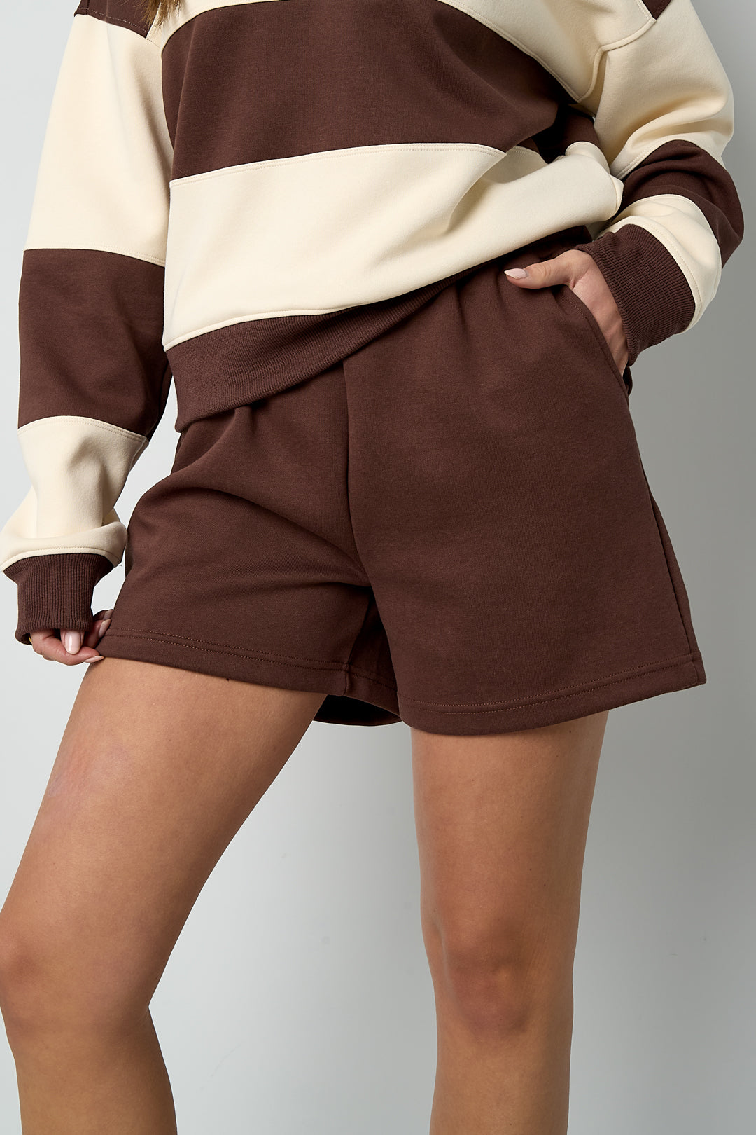 Dames sportieve NYC shorts van gebreid katoen – productfoto 7