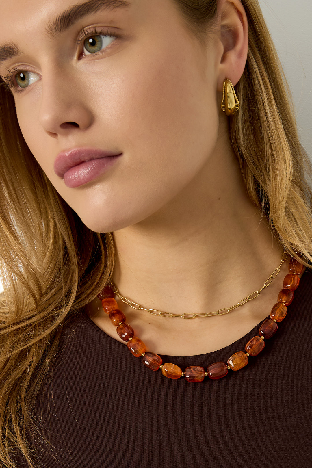 Women's Acrylic Beaded Necklace - Multicolored and Brown - Retro – image 3