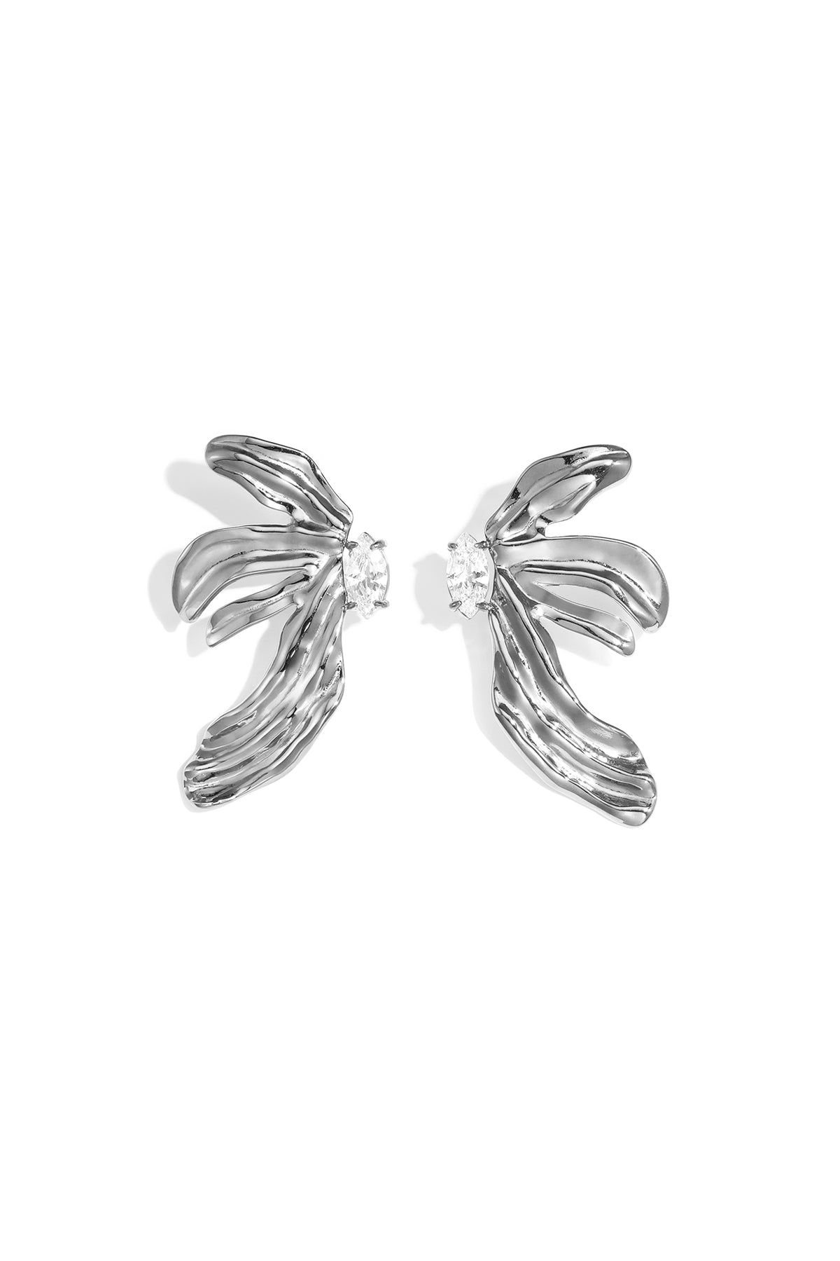 Puces d'oreilles pour femmes en acier inoxydable avec motif floral – doré et argenté