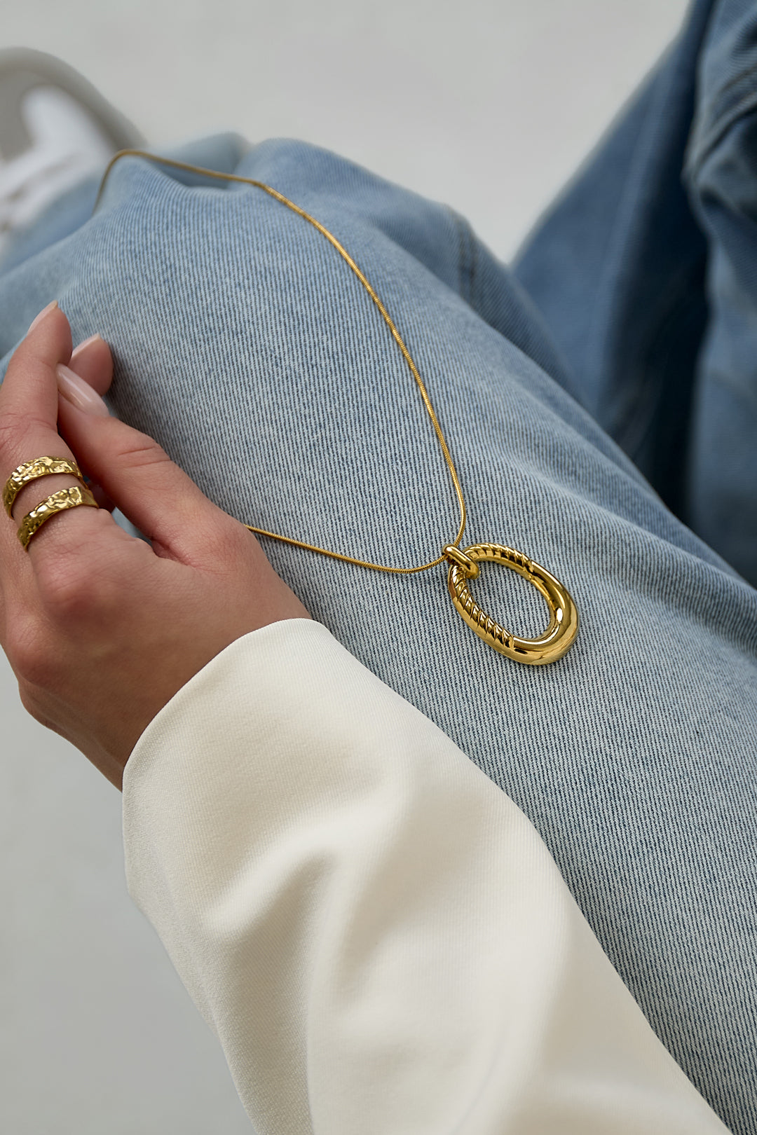 Long necklace for women made of stainless steel with an organic shape – gold-colored – image 2