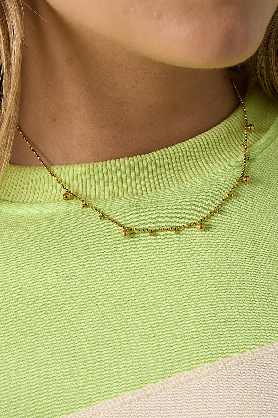 Ketting met afwisselende bolletjes