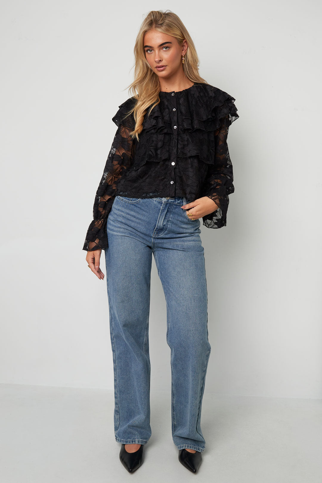 Dames blouse met bloemenprint en kanten paneel – productfoto 6