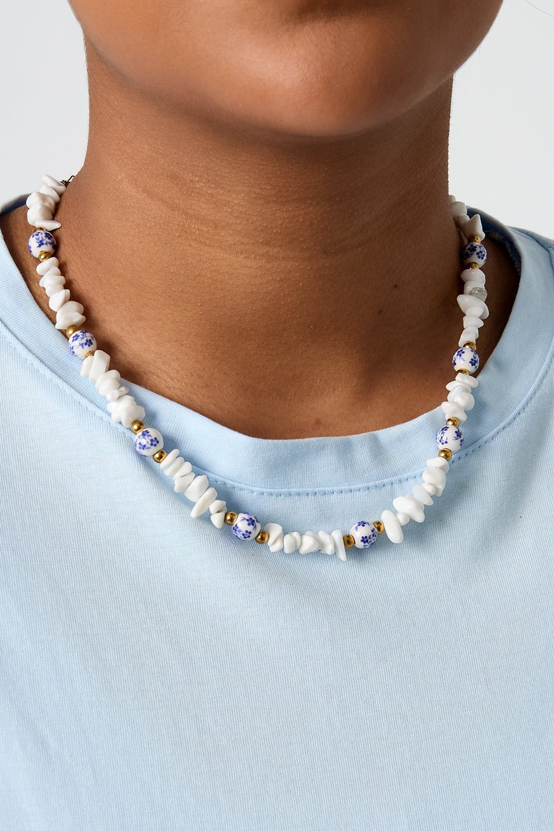 Beaded necklace for women made of stainless steel, stone, ceramic – white – image 2