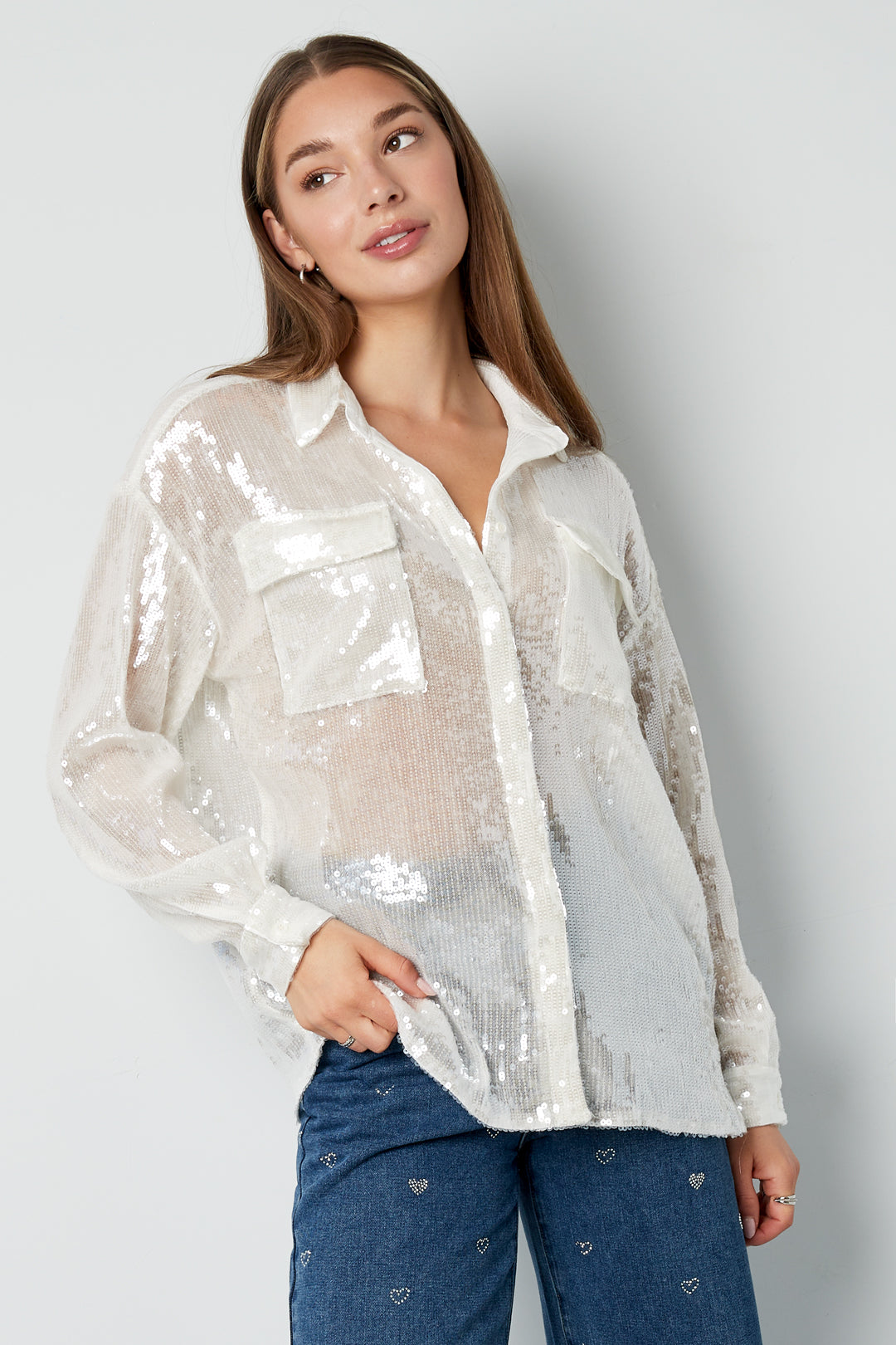 Women's blouse with an elegant look – image 2