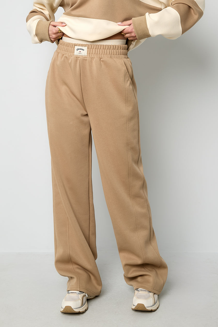 Dames sportieve rechte broek van gebreid polyester – productfoto 2