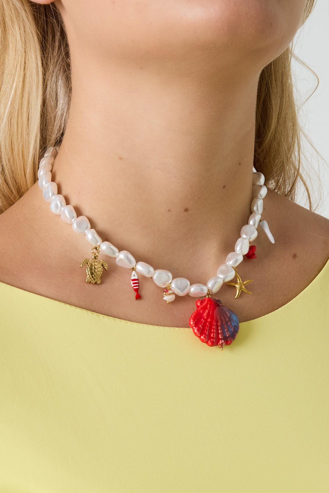 Beaded necklace for women made of imitation pearl, ceramic, stone, enamel with ocean details – image 4