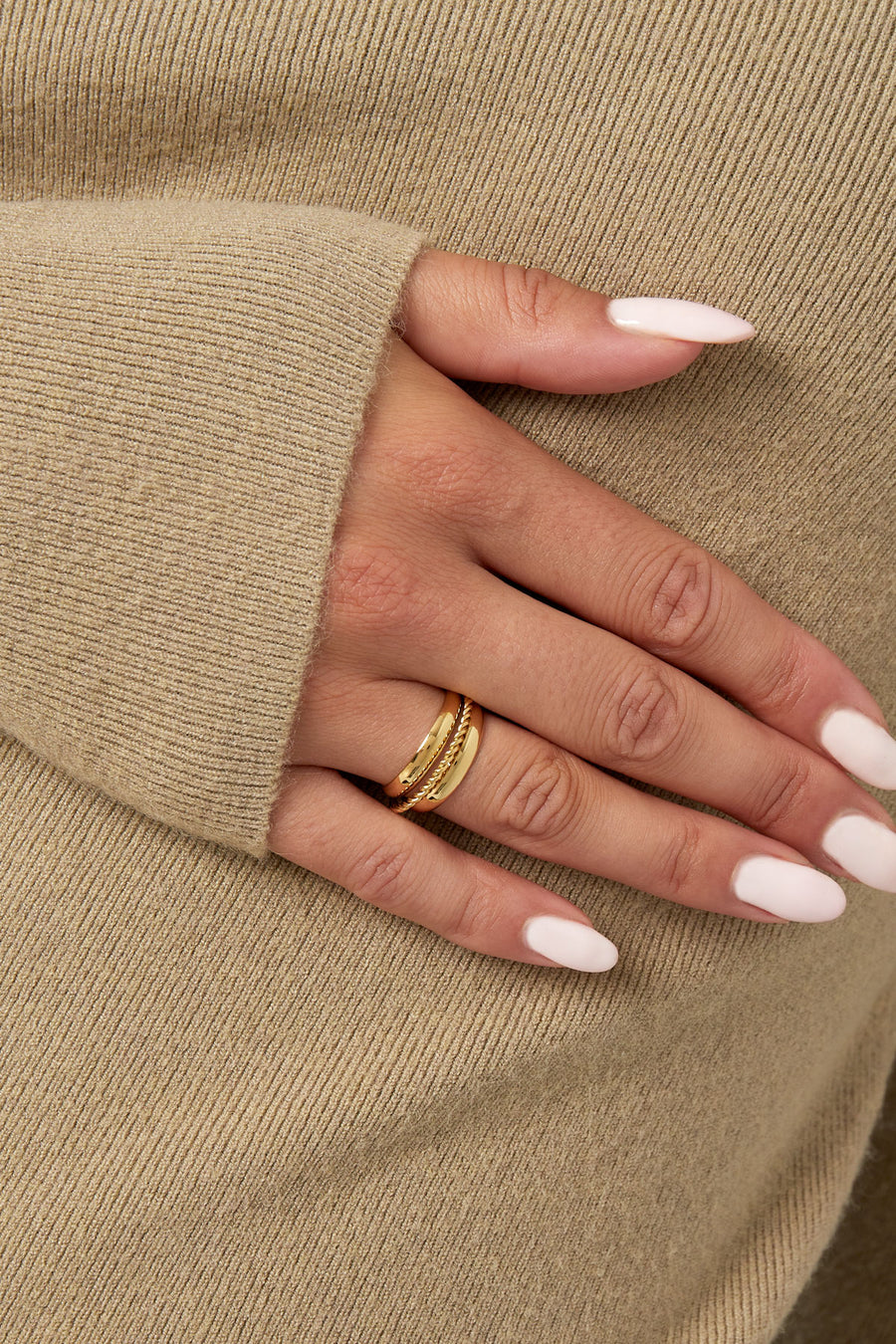 Bague minimaliste en acier inoxydable pour femmes - couleur or et couleur argent