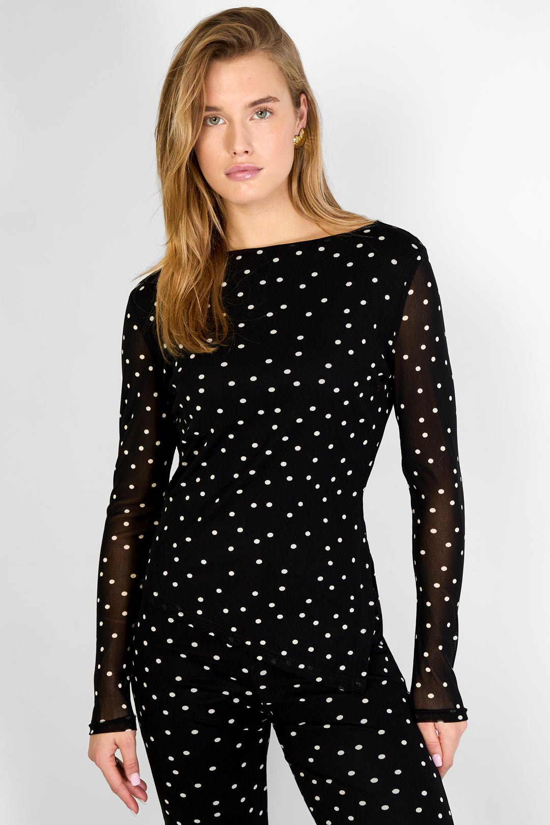 Dames blouse met stippen en lange mouwen – productfoto 7