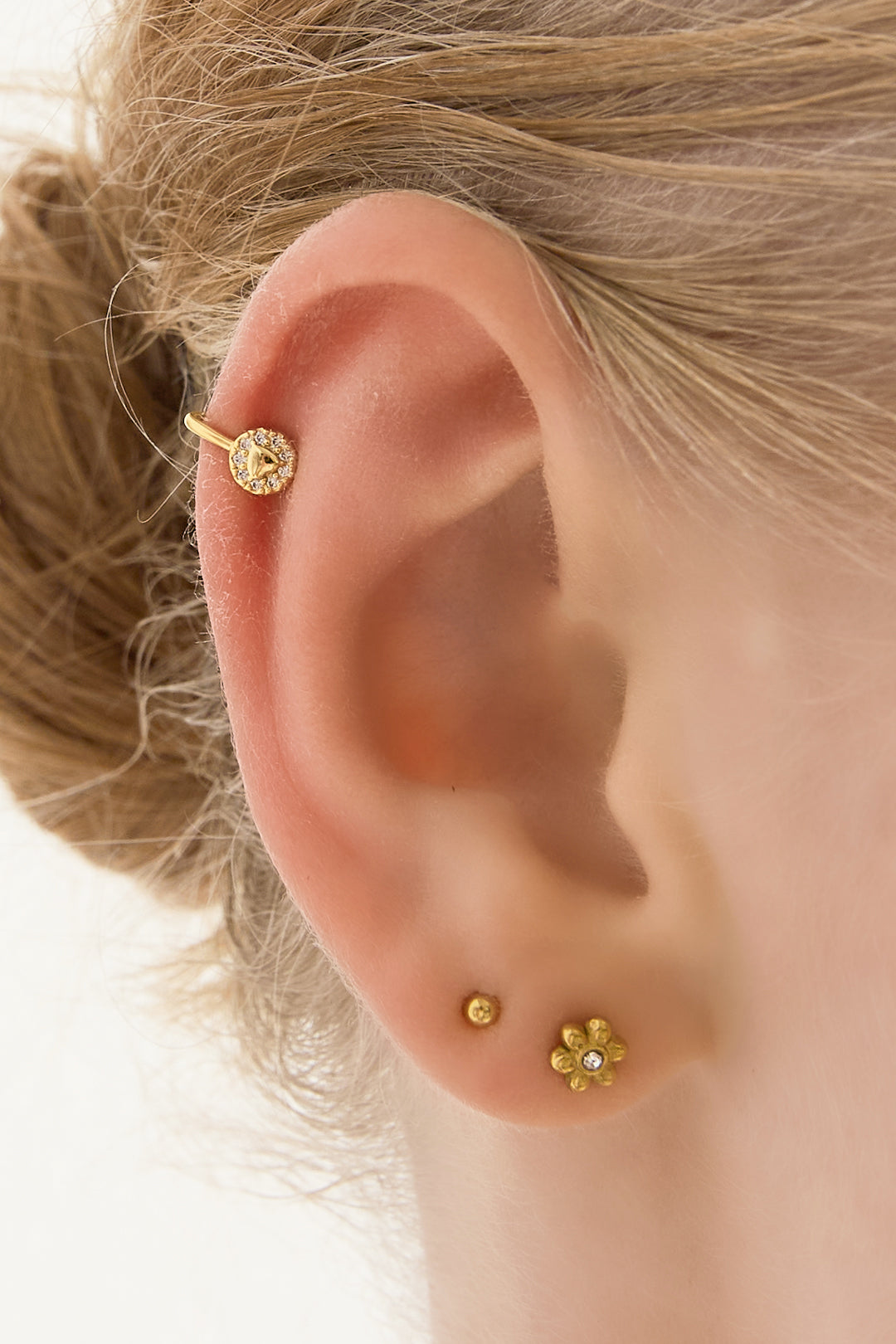 Women's copper ear cuff with an organic shape – gold-coloured and silver-coloured – image 3