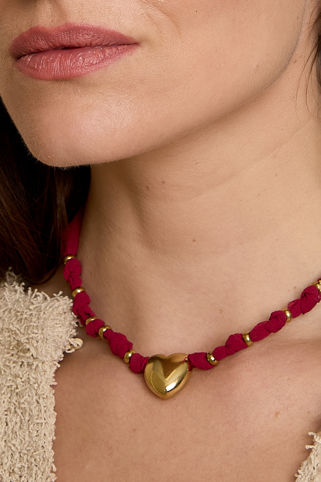 Braided women's necklace made of 304 stainless steel, textile with heart shape – dark blue and wine red – image 3