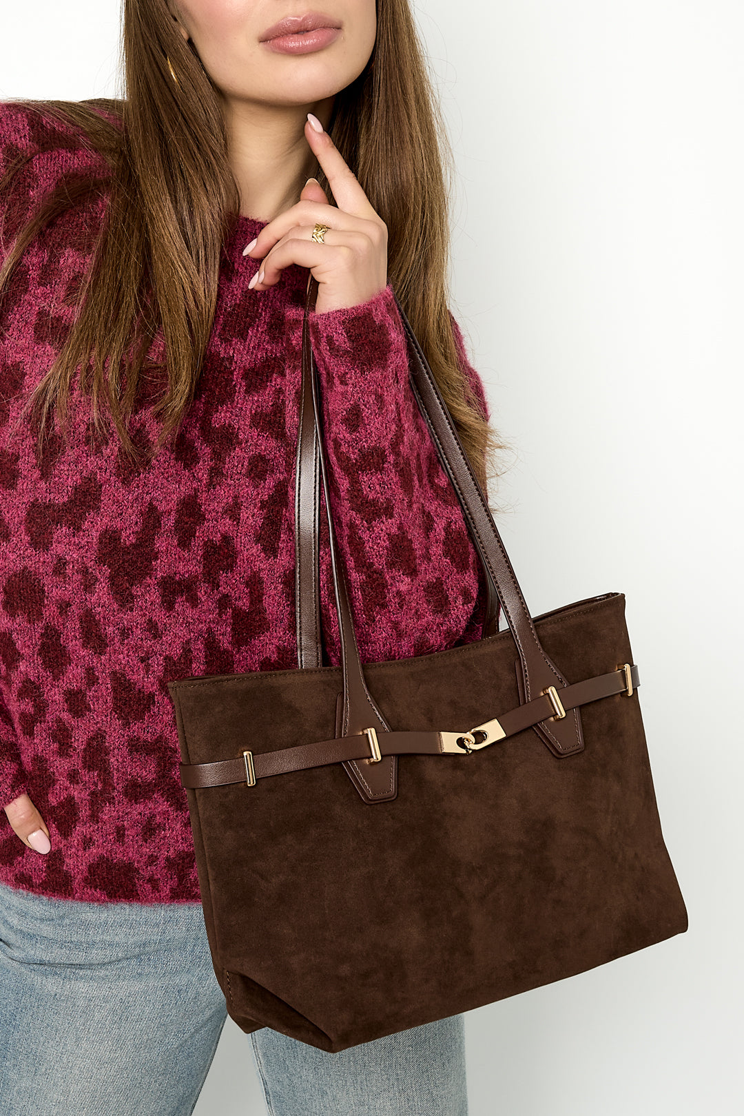 Cabas en 95 % daim, 5 % métal avec un design uni – marron foncé – photo 3