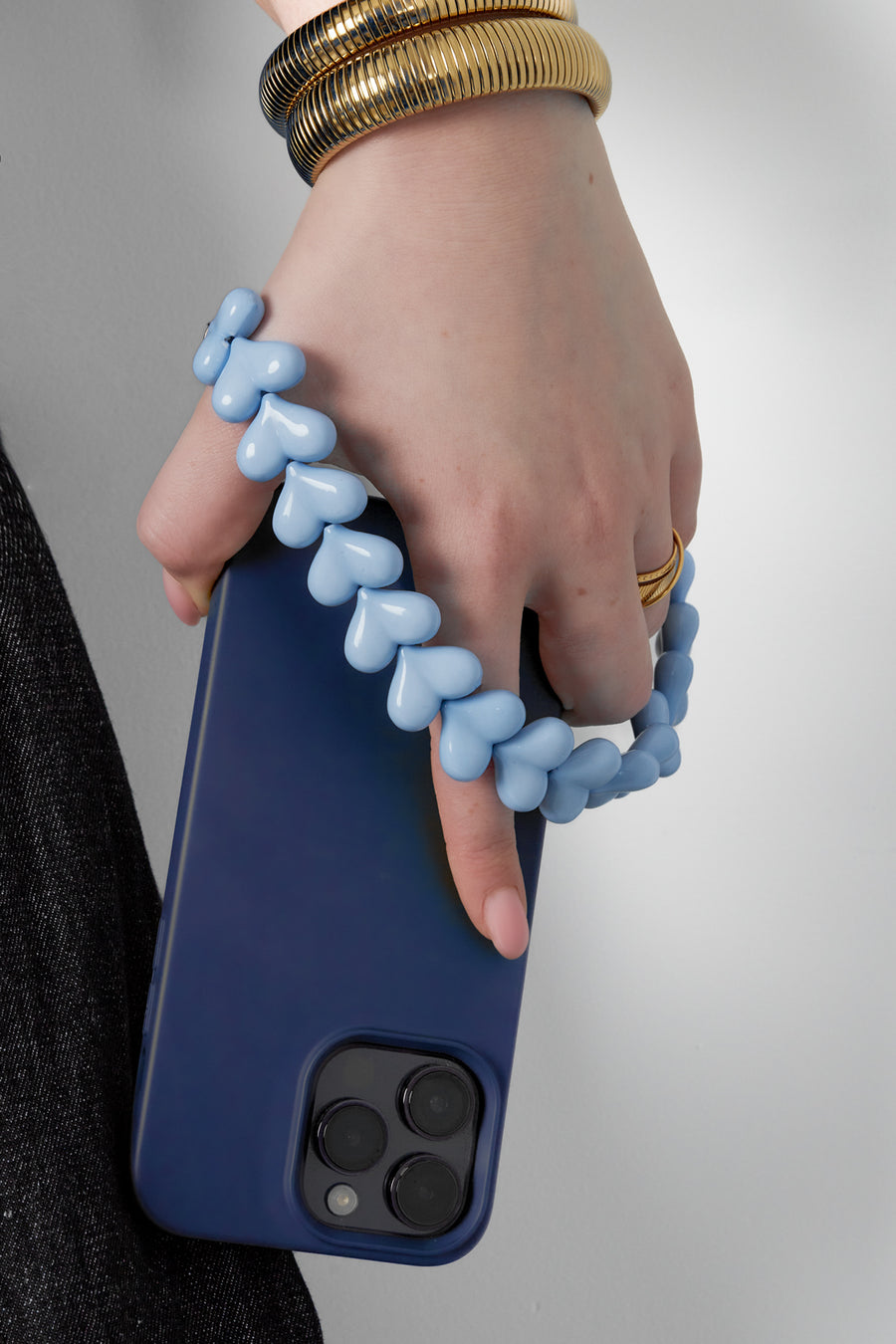 Cordon de téléphone en acrylique avec forme de cœur et perles – plusieurs couleurs