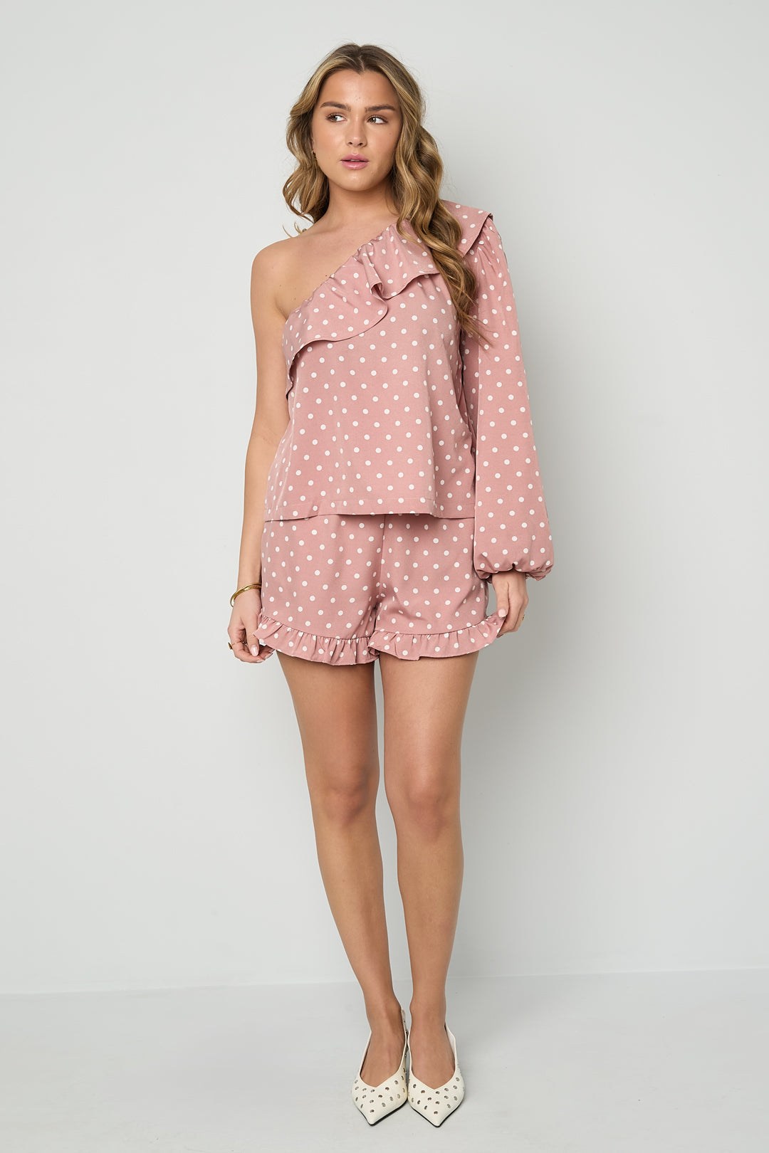 Dames tweedelige Macy off-shoulder set met stippen – productfoto 3