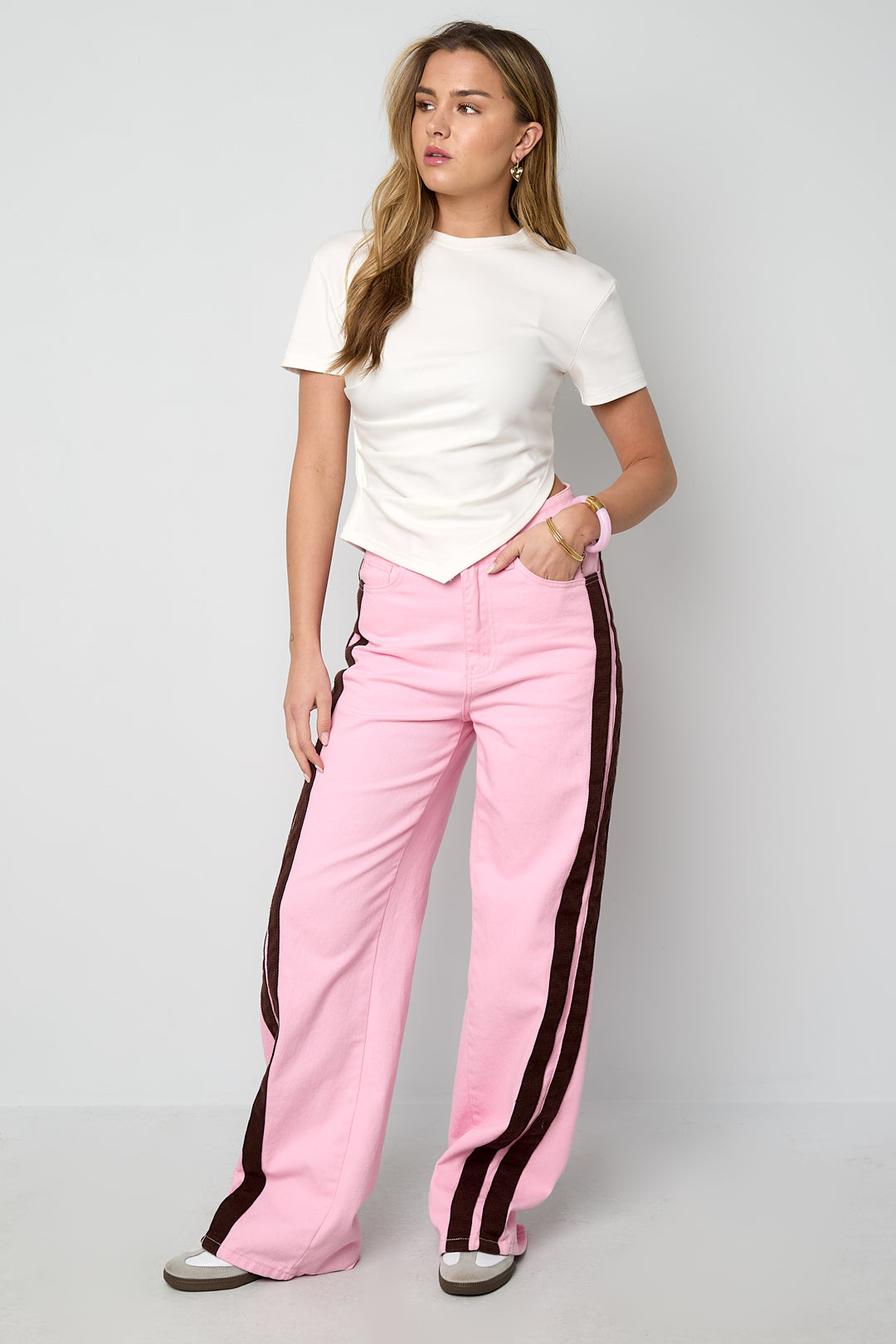 Women's straight-leg jeans with a striped pattern – Statement Stripe – image 4