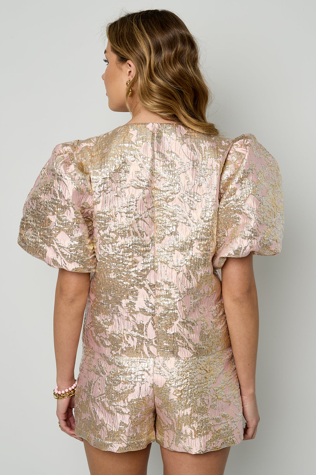 Dames Make You Love Me top met roze bloemenprint – productfoto 4