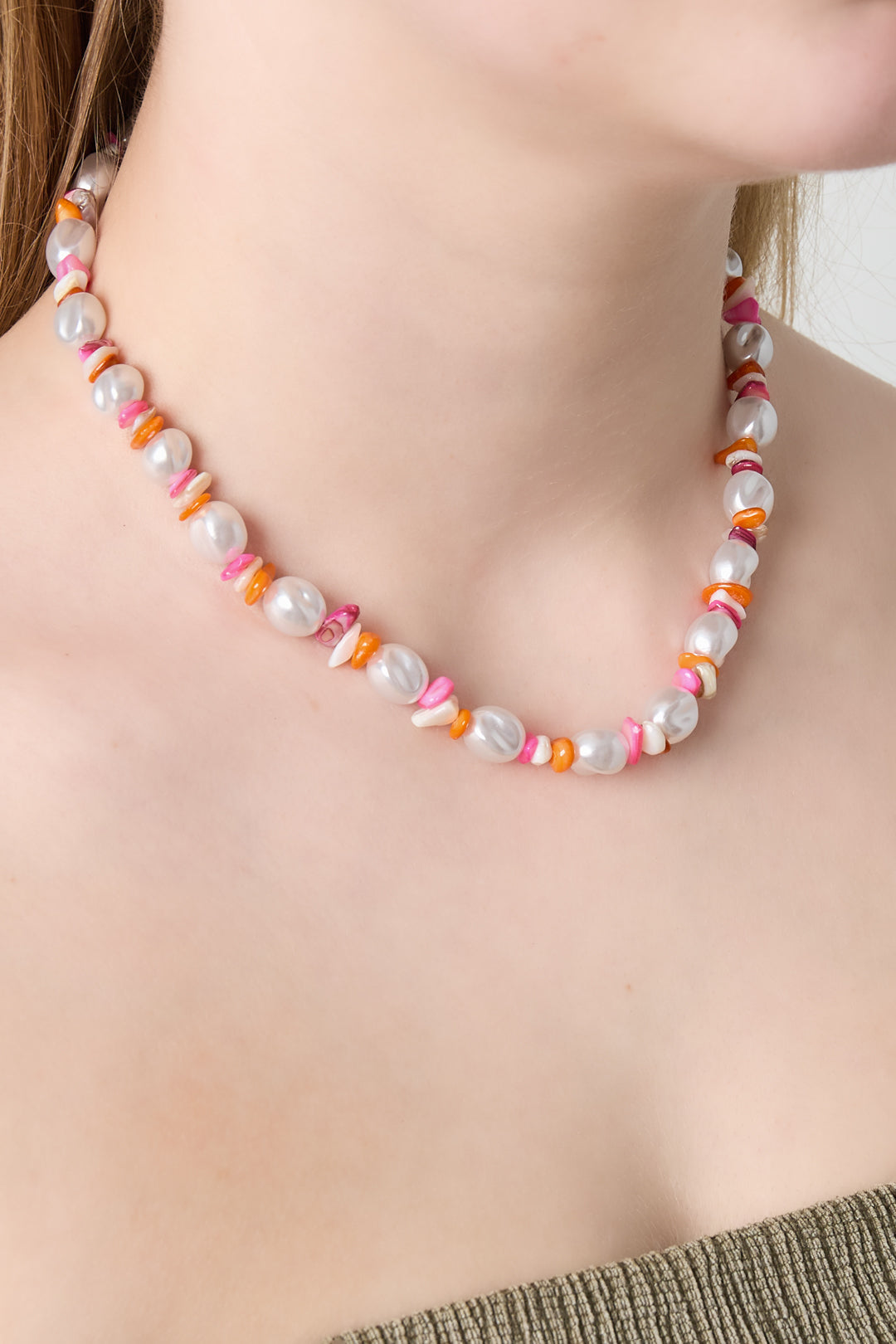 Beaded necklace for women made of stone, imitation pearl, stainless steel - multicoloured – image 2