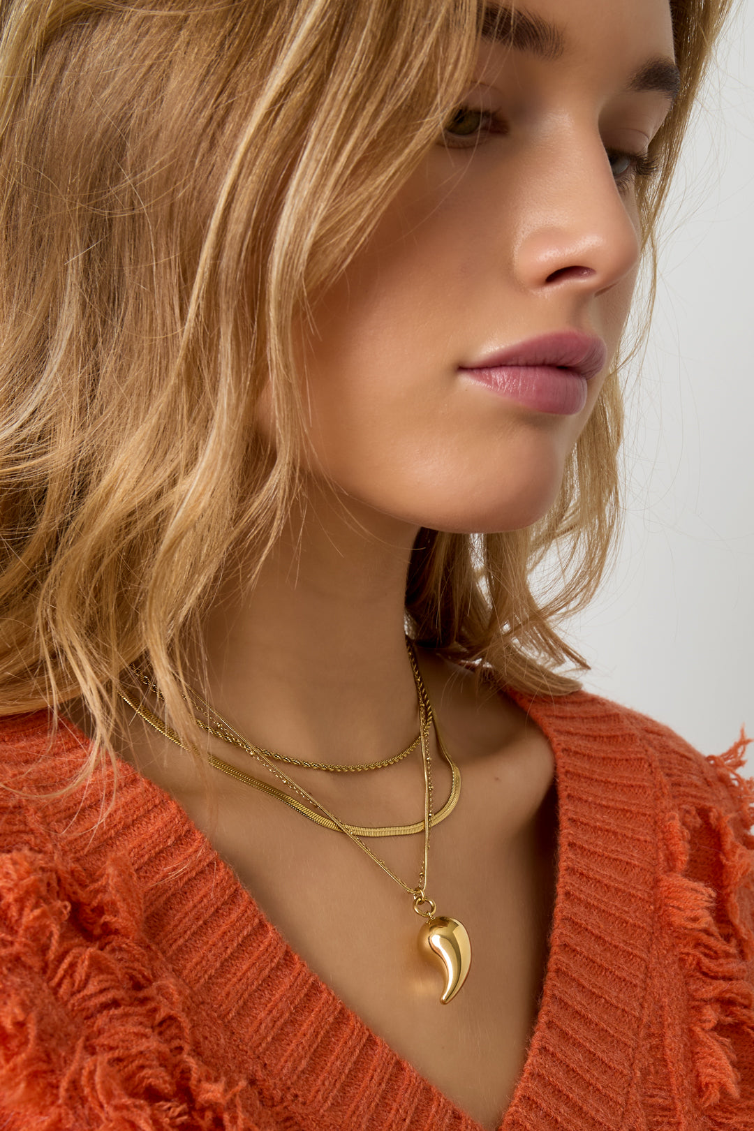 Women's necklace with drop-shaped 304 stainless steel pendant – gold-colored and silver-colored – image 2