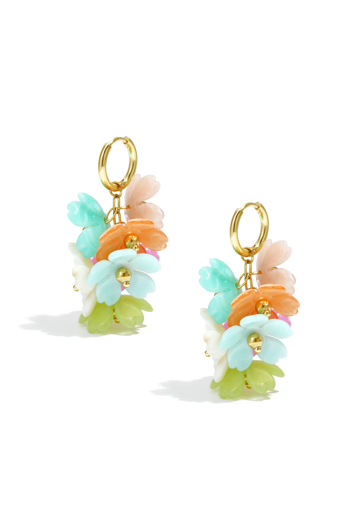 Oorringetjes met hangende krans bloemen