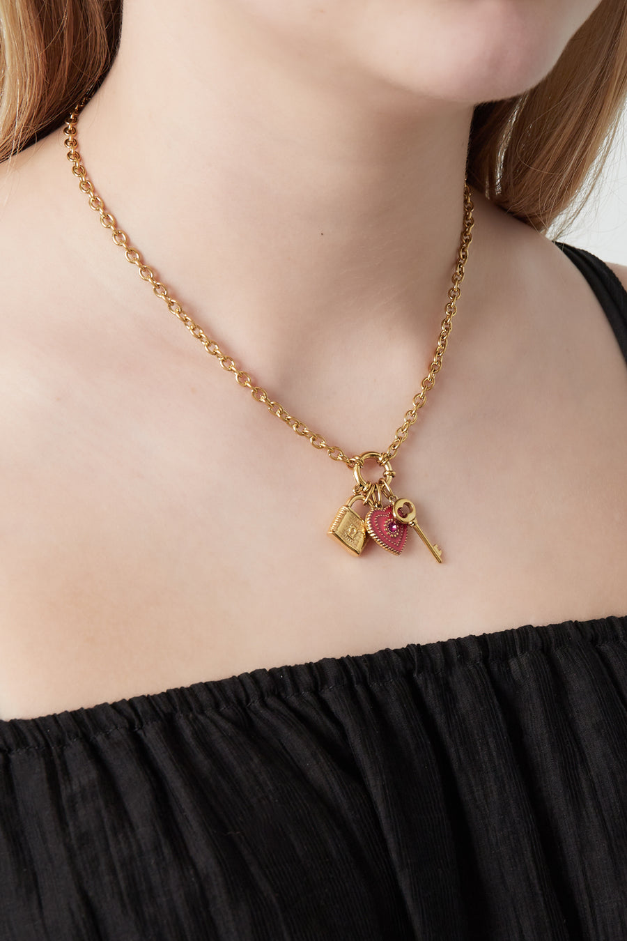 Collier pour femmes avec pendentif en acier inoxydable, émail, perle d'imitation en forme de cœur et motif fruité