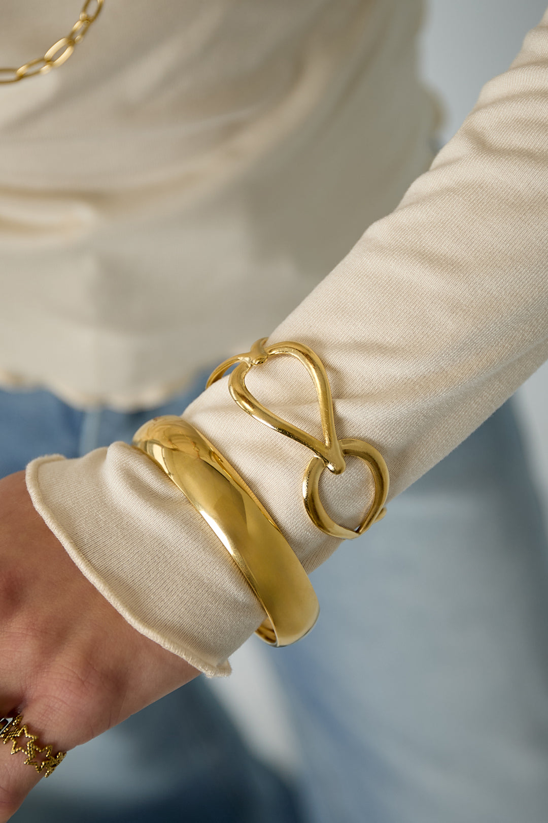 Bangle met open druppels