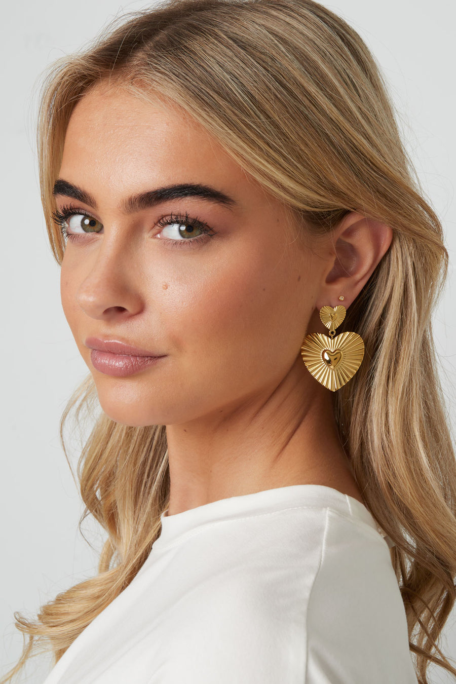 Boucles d'oreilles pendantes en acier inoxydable en forme de cœur pour femme – doré