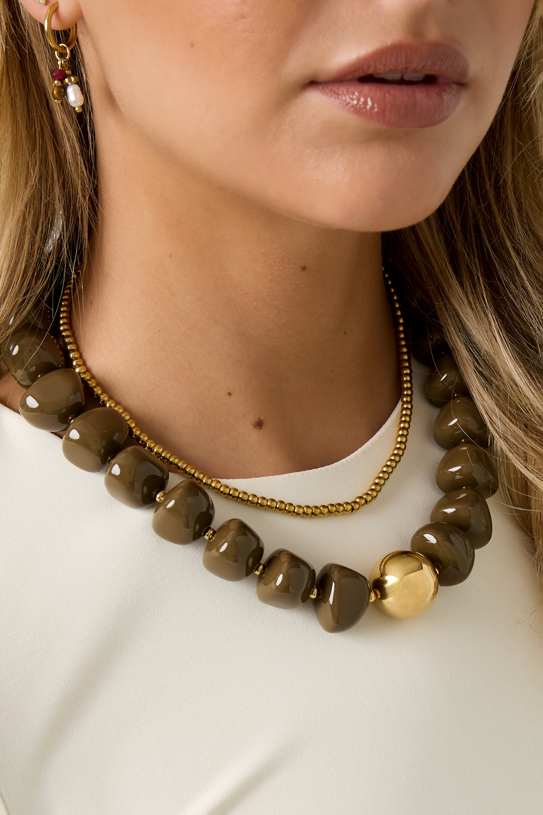 Acrylic Bead Necklace for Women – Multiple Colors – Retro – image 3