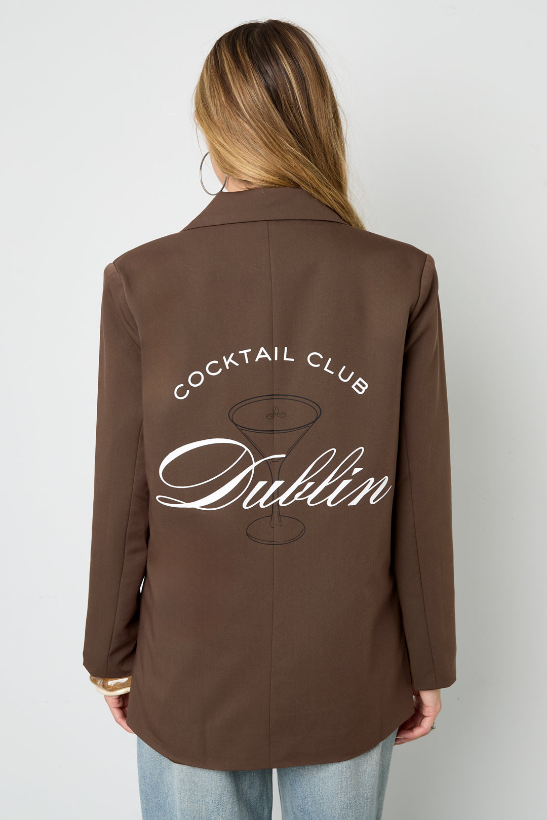 Dames lange grijze blazer met letterdetail – productfoto 9