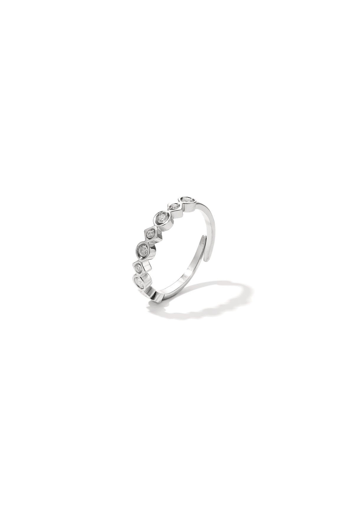 Ring met verschillende vormen en steentjes