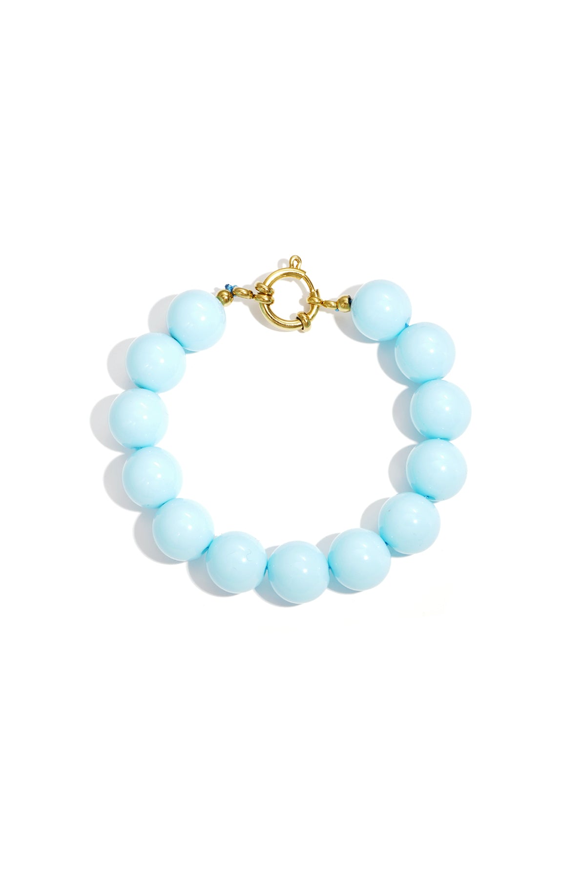 Armband met grote kralen en sluiting aan de voorkant