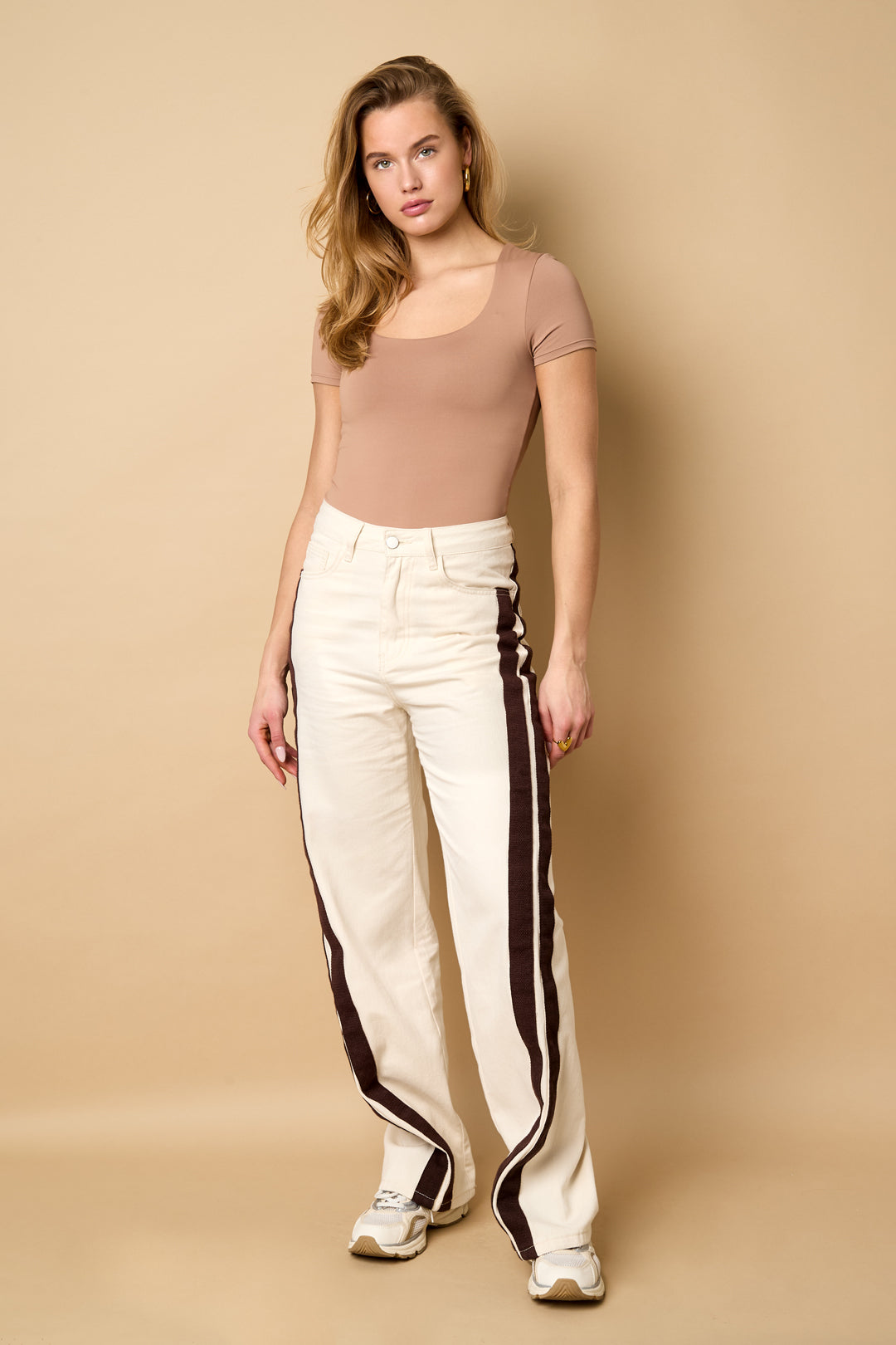 Dames basic body van gebreid nylon in twee effen kleuren – productfoto 4