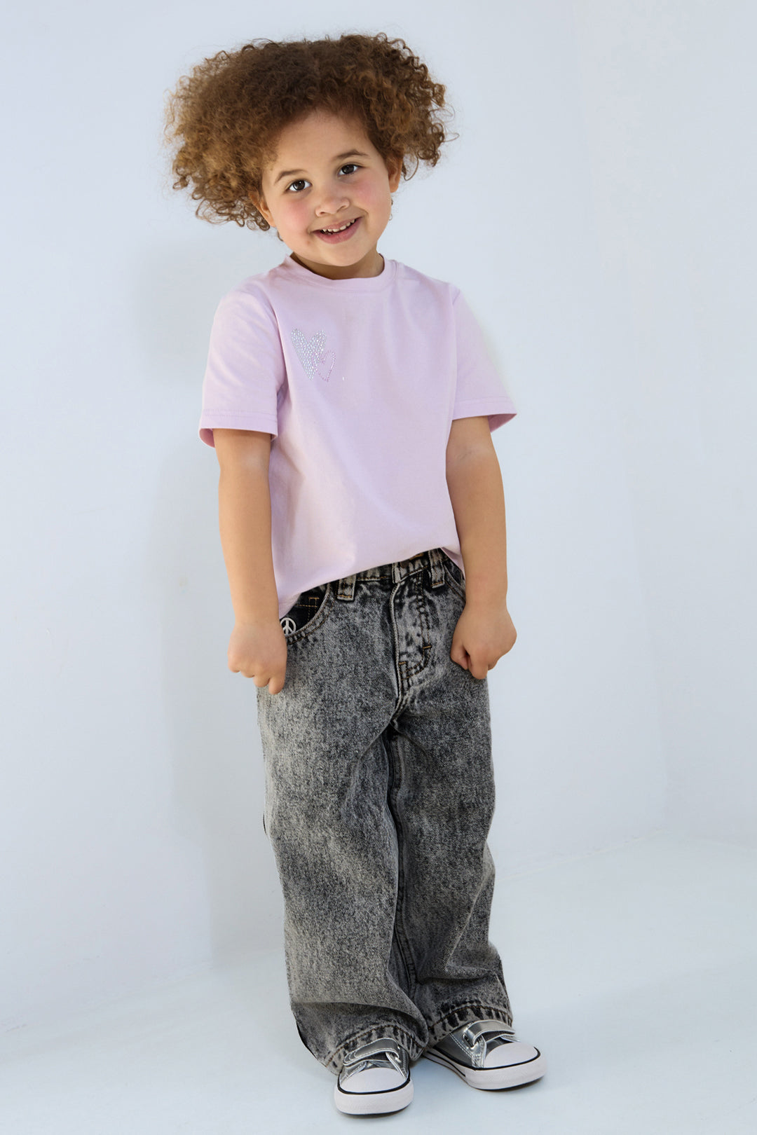 T-shirt enfant avec broderie cœur et col rond – photo 3