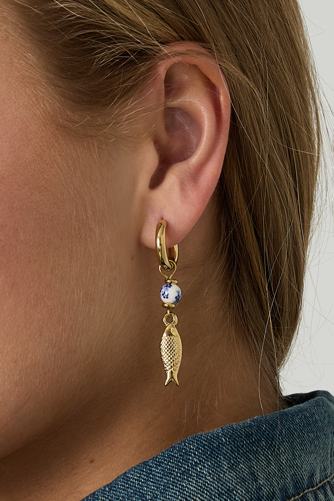 Boucles d'oreilles pendantes pour femmes, en acier inoxydable et céramique, motif poisson – couleur or – photo 3