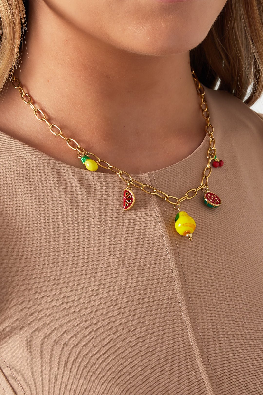 Collier femme avec pendentif en acier inoxydable motif fruit – couleur or – photo 2