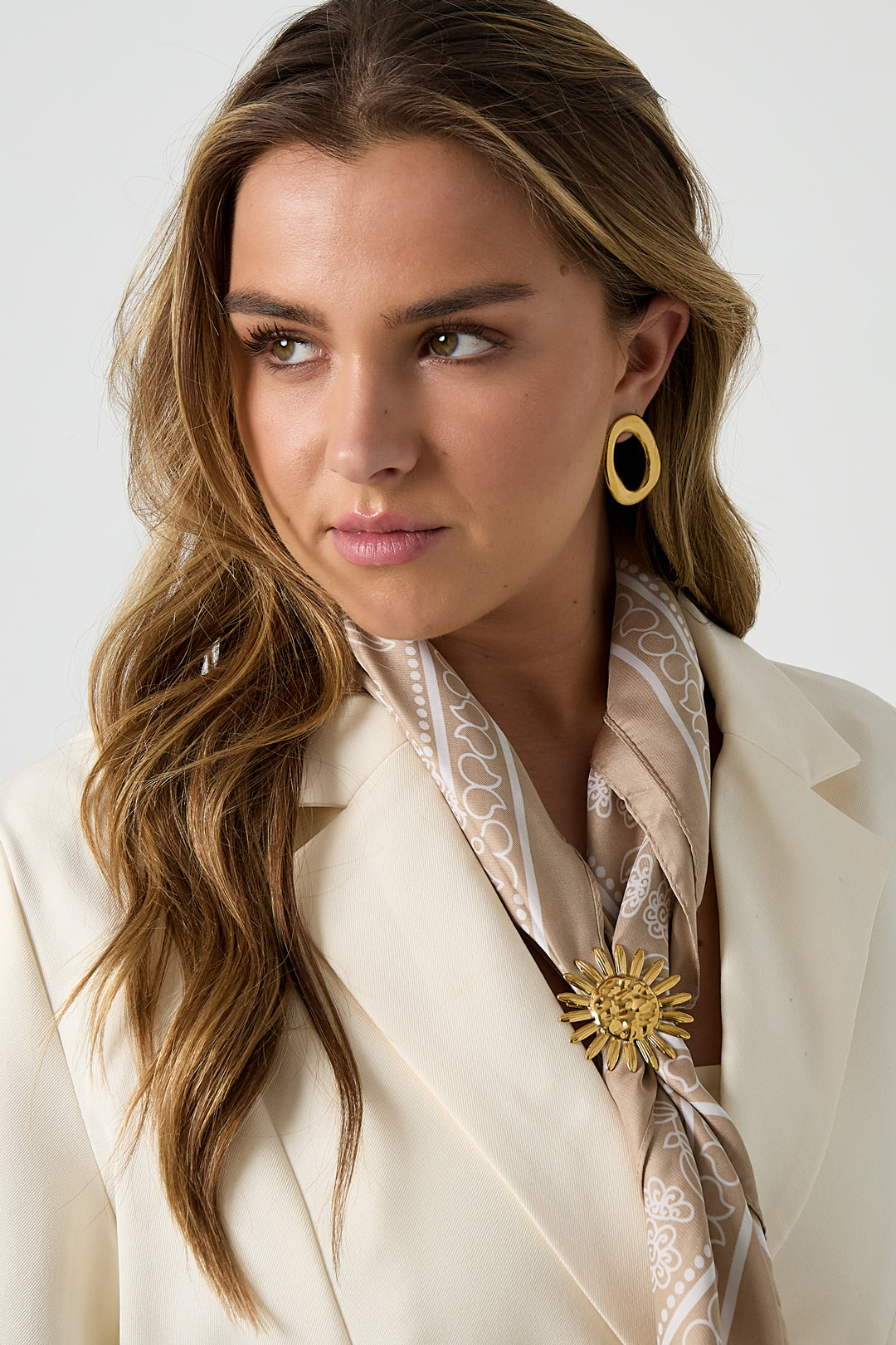 Women's Stainless Steel Flower Brooch – Gold-colored – image 2